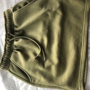 Pretty little thing Green skirt